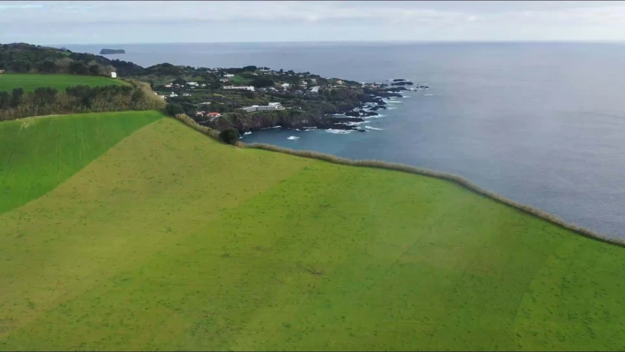 Terreno para Venda em Agua de Pau Foto 9