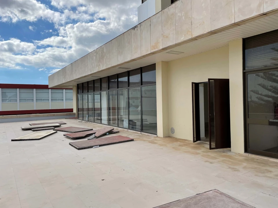 Negócio para Arrendamento em Ponta Delgada (São José) Foto 3