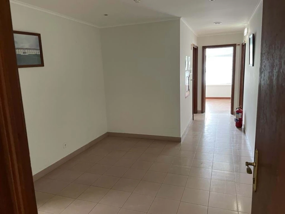 Prédio para Venda em Rosto do Cão (São Roque) Foto 14