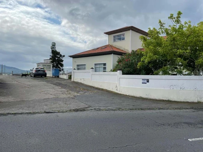 Prédio para Venda em Rosto do Cão (São Roque) Foto 1