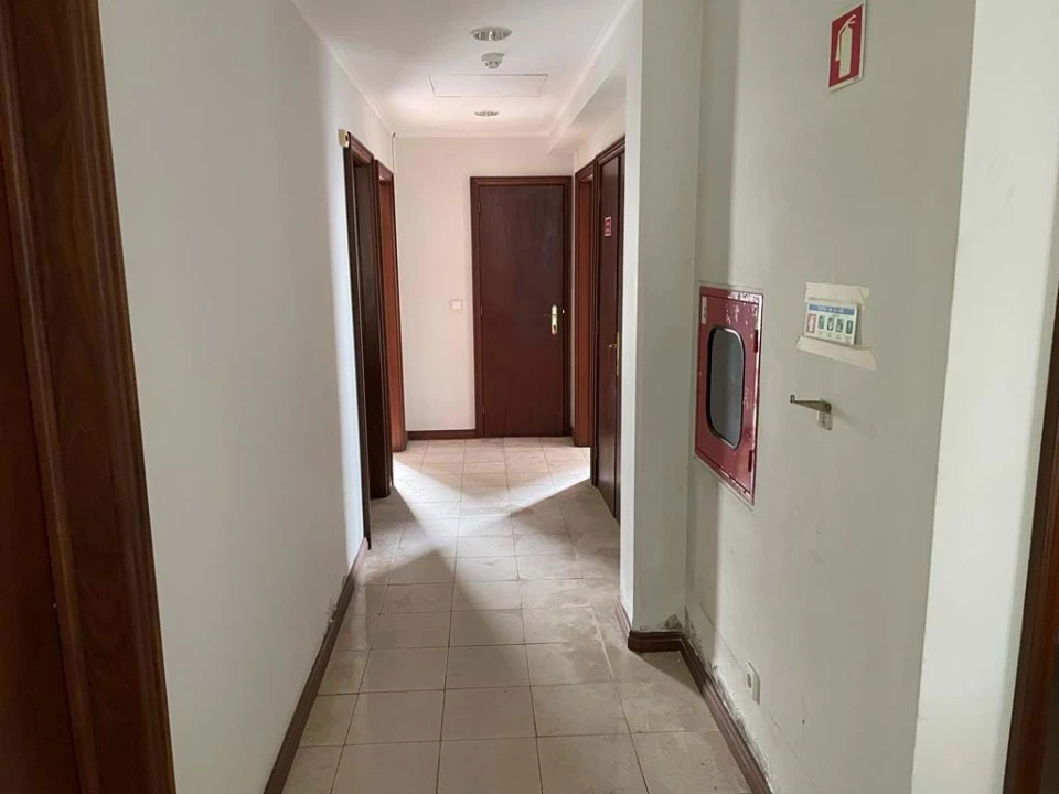 Prédio para Venda em Rosto do Cão (São Roque) Foto 4