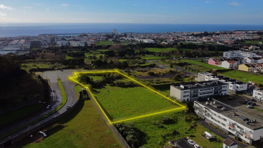 Terreno para Venda em Fajã de Cima Foto 8