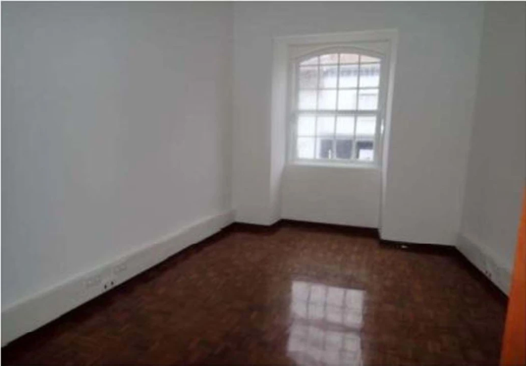 Prédio para Venda em Praia da Vitoria (Santa Cruz) Foto 6