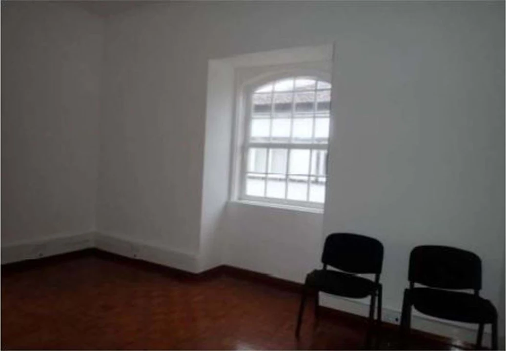 Prédio para Venda em Praia da Vitoria (Santa Cruz) Foto 9