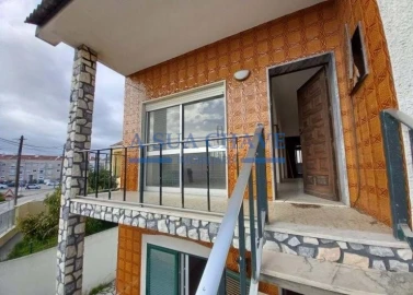 Moradia T2 para Venda em São Francisco