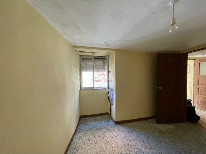 Moradia T2 para Venda em Sazes da Beira Foto 7