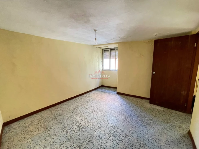 Moradia T2 para Venda em Sazes da Beira Foto 9