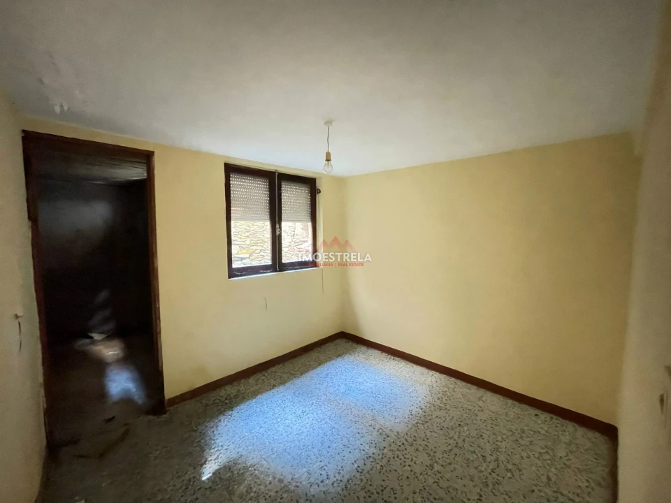 Moradia T2 para Venda em Sazes da Beira Foto 10