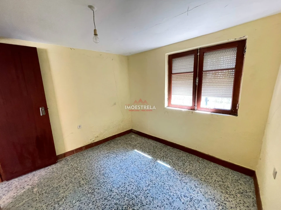 Moradia T2 para Venda em Sazes da Beira Foto 3