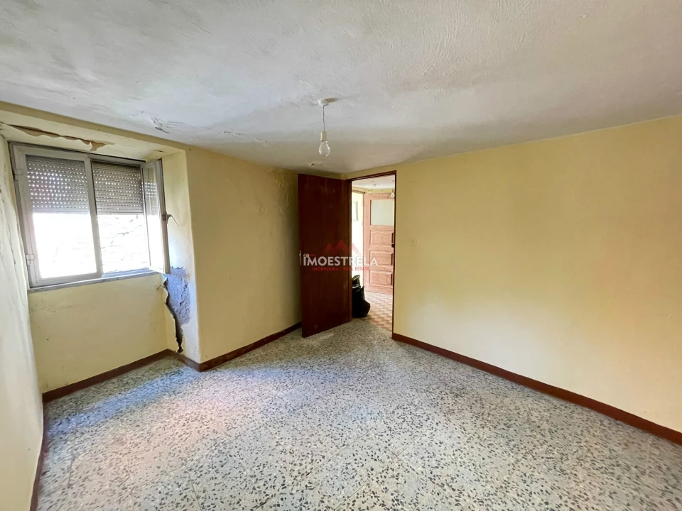 Moradia T2 para Venda em Sazes da Beira Foto 8