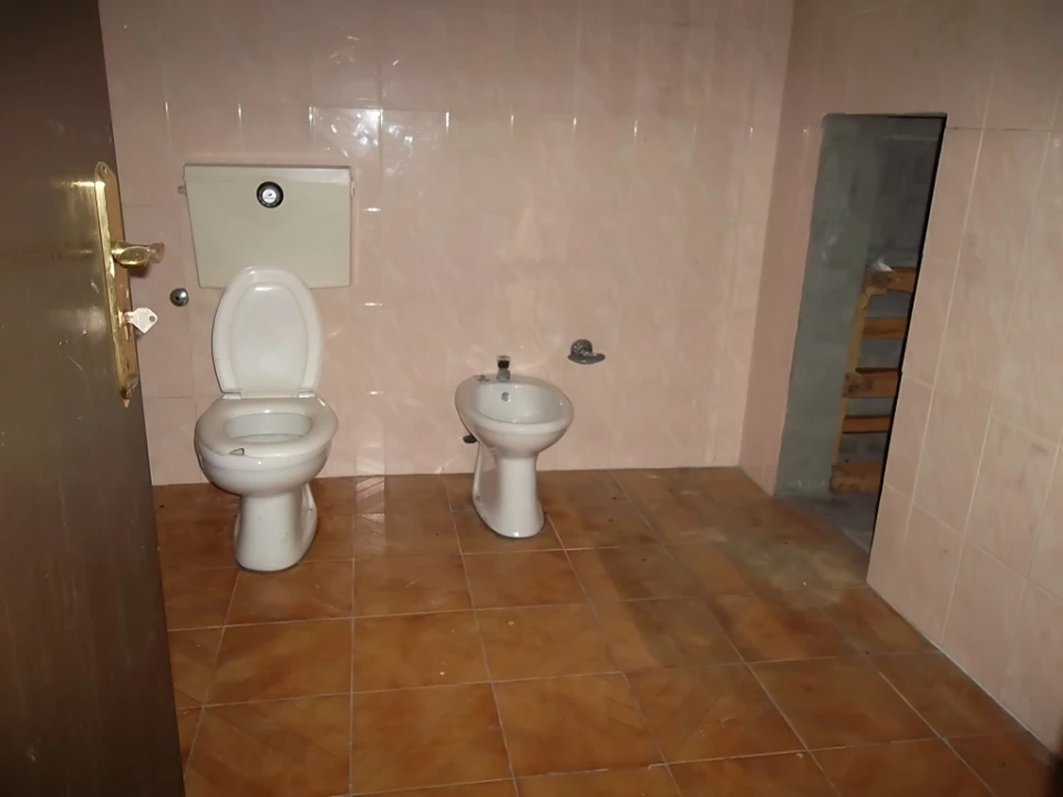 Loja para Arrendamento em São João da Madeira Foto 1