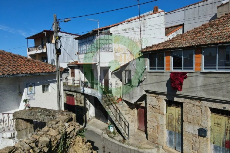 Moradia T5 para Venda em Rebordelo