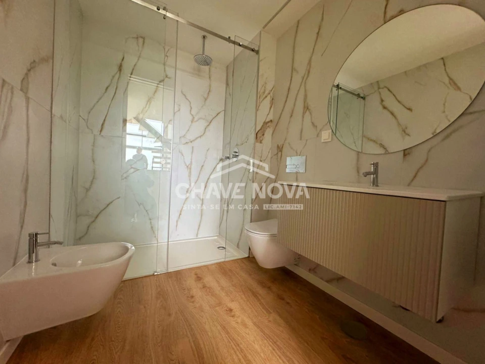 Apartamento T1 para Arrendamento em Arcozelo Foto 19