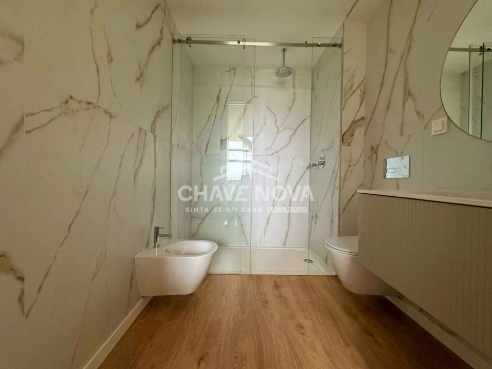 Apartamento T1 para Arrendamento em Arcozelo Foto 20