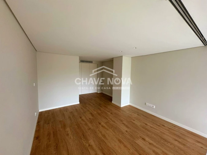 Apartamento T1 para Arrendamento em Arcozelo Foto 18