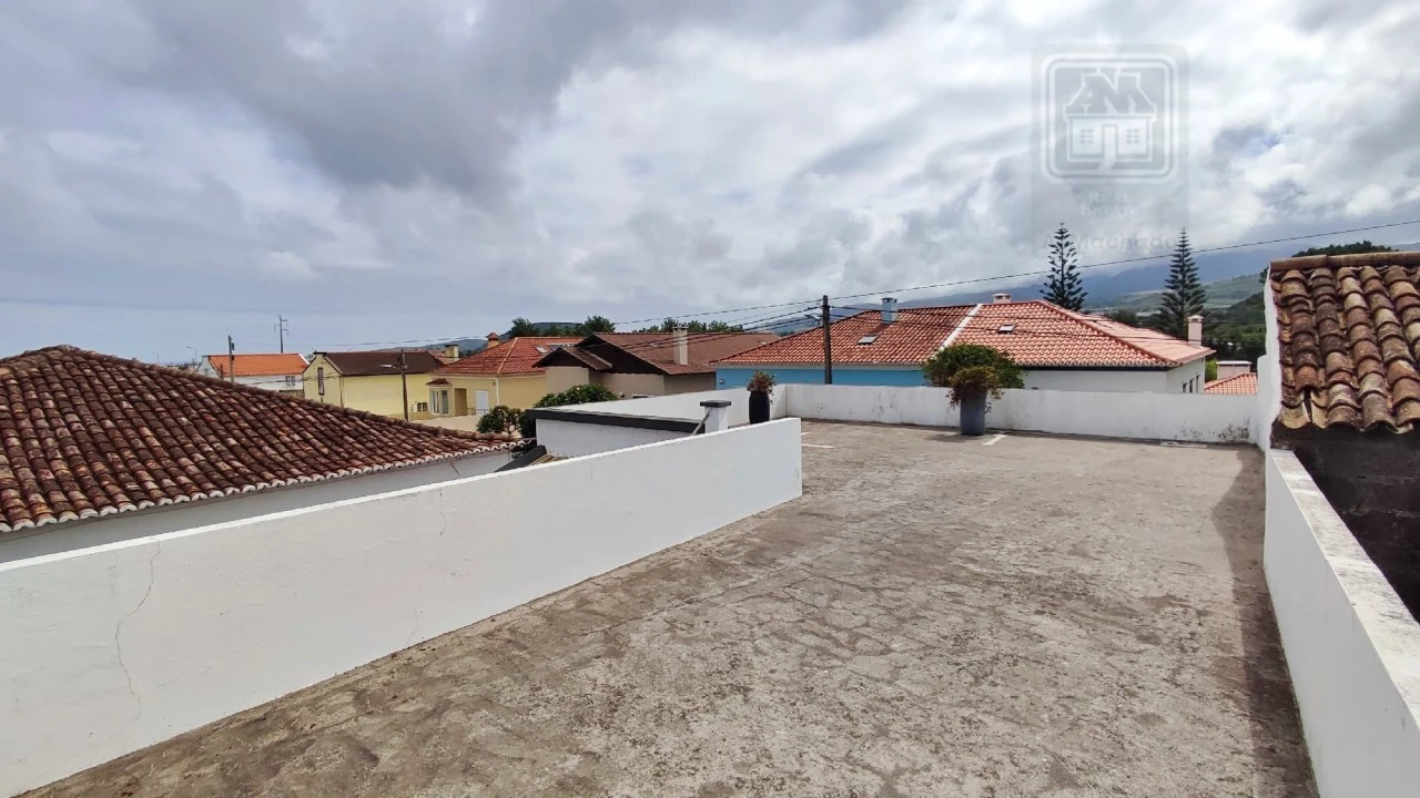 Moradia T4 para Venda em Santa Barbara Foto 4