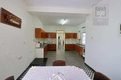 Moradia T4 para Venda em Santa Barbara