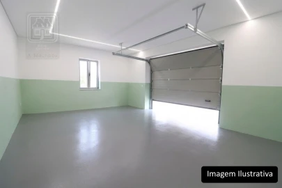 Moradia T4 para Venda em Santa Barbara