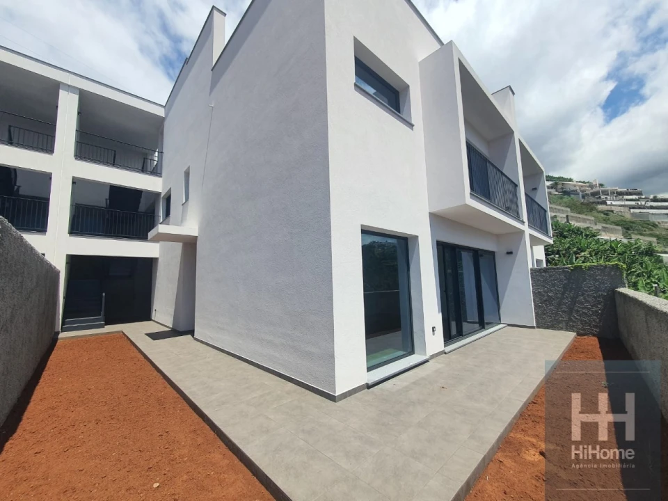 Moradia T3 para Venda em Camara de Lobos Foto 3