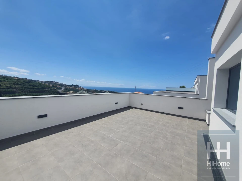 Moradia T3 para Venda em Camara de Lobos Foto 8