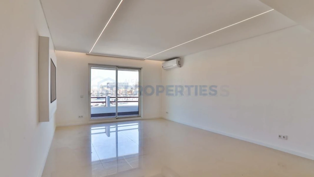 Apartamento T1 para Venda em Quarteira Foto 3