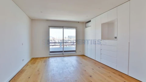 Apartamento T1 para Venda em Quarteira