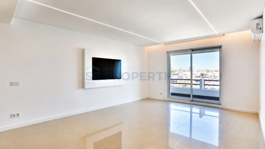 Apartamento T1 para Venda em Quarteira Foto 17
