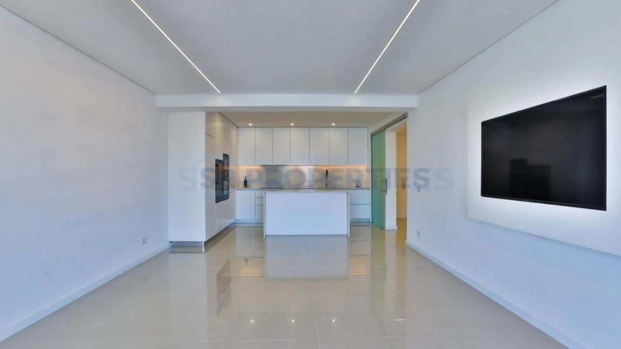 Apartamento T1 para Venda em Quarteira Foto 8