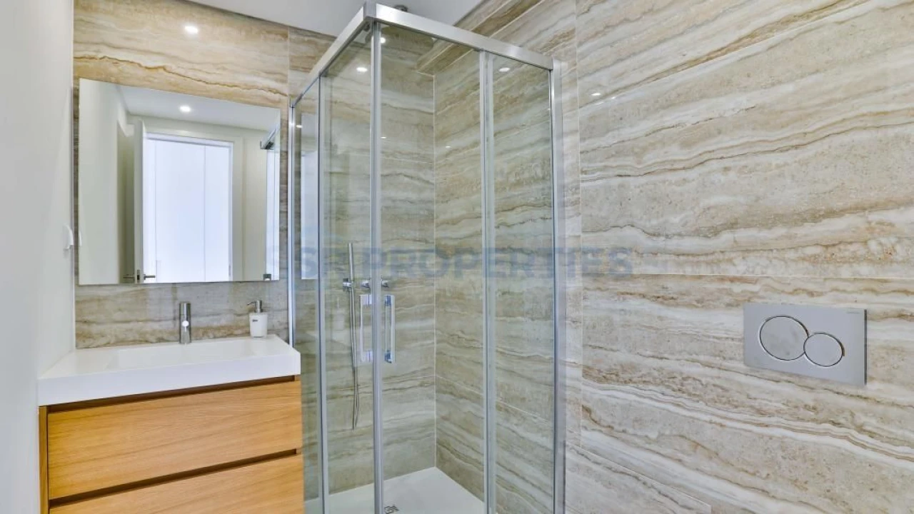 Apartamento T1 para Venda em Quarteira Foto 5