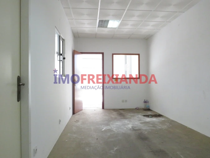 Armazém para Arrendamento em Nossa Senhora da Piedade Foto 9