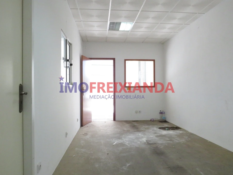 Armazém para Arrendamento em Nossa Senhora da Piedade Foto 9