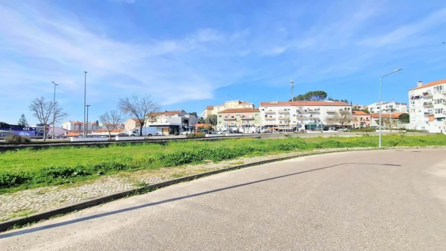 Terreno para Venda em Vale de Santarem Foto 4