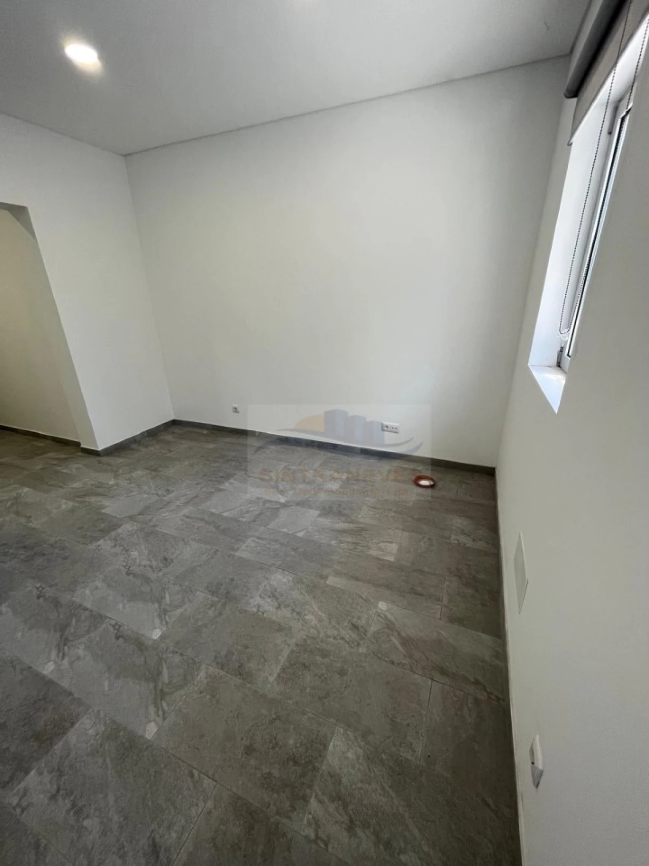 Apartamento T1 para Venda em Sacavém e Prior Velho Foto 4