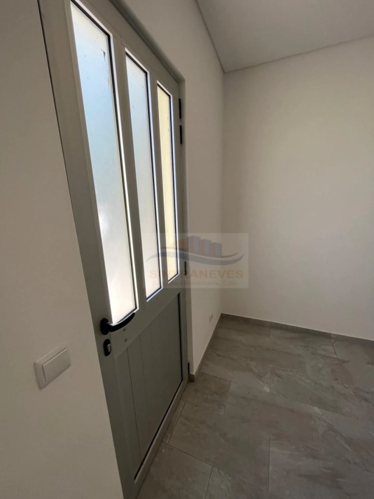 Apartamento T1 para Venda em Sacavém e Prior Velho Foto 15
