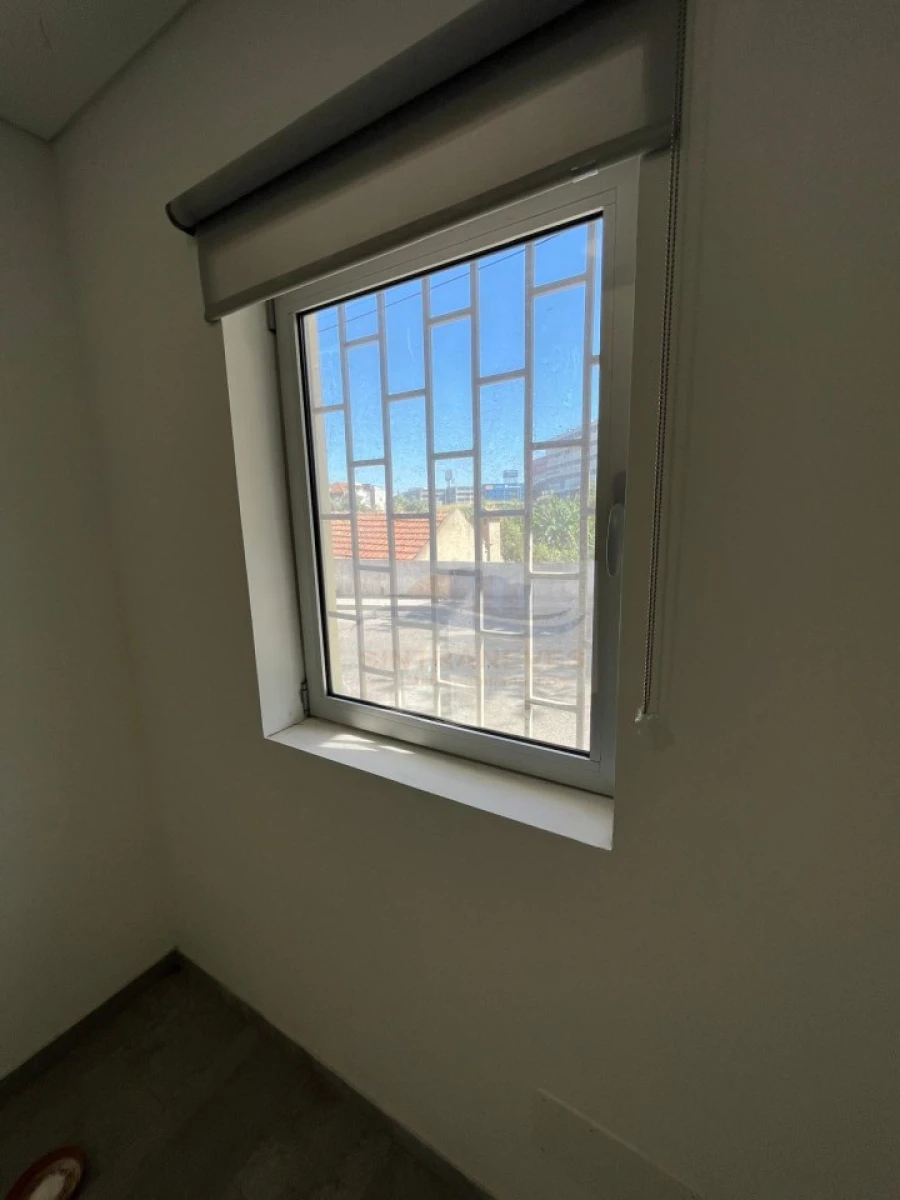 Apartamento T1 para Venda em Sacavém e Prior Velho Foto 13