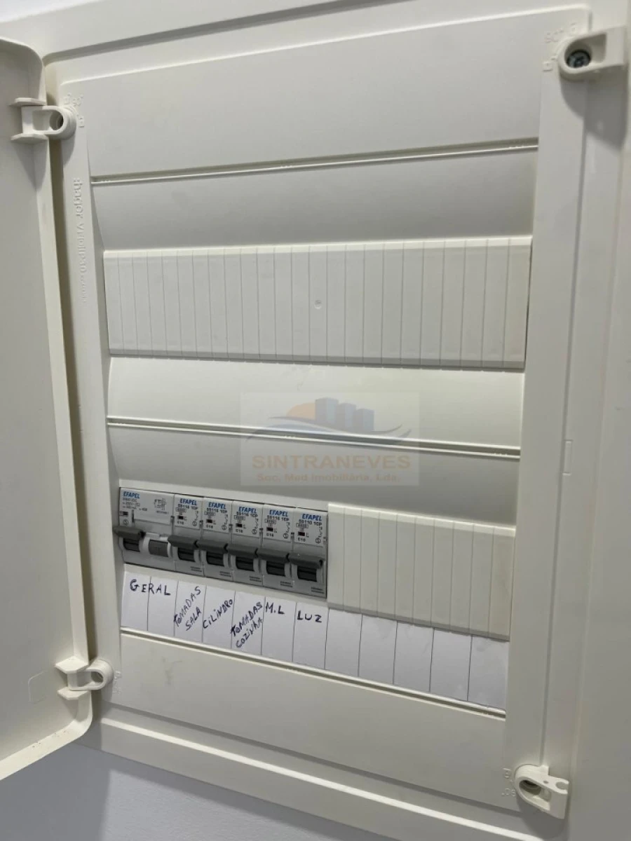 Apartamento T1 para Venda em Sacavém e Prior Velho Foto 16