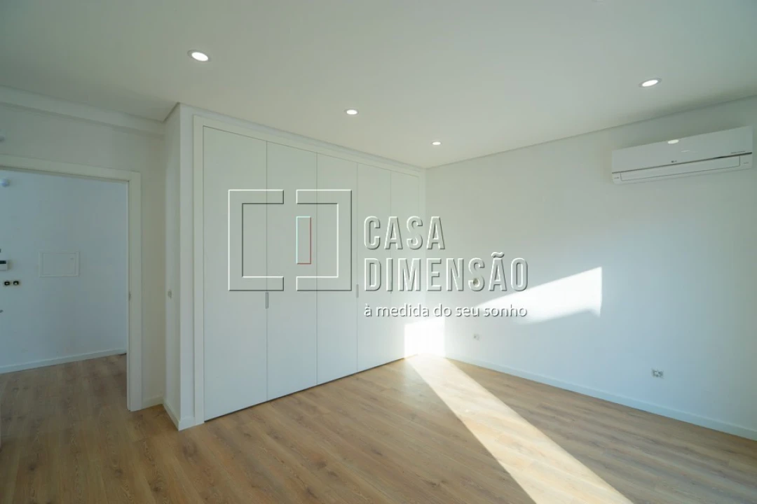 Moradia T4 para Venda em Charneca de Caparica e Sobreda Foto 37