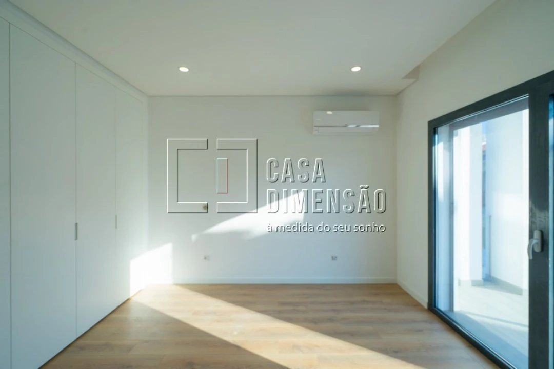 Moradia T4 para Venda em Charneca de Caparica e Sobreda Foto 38