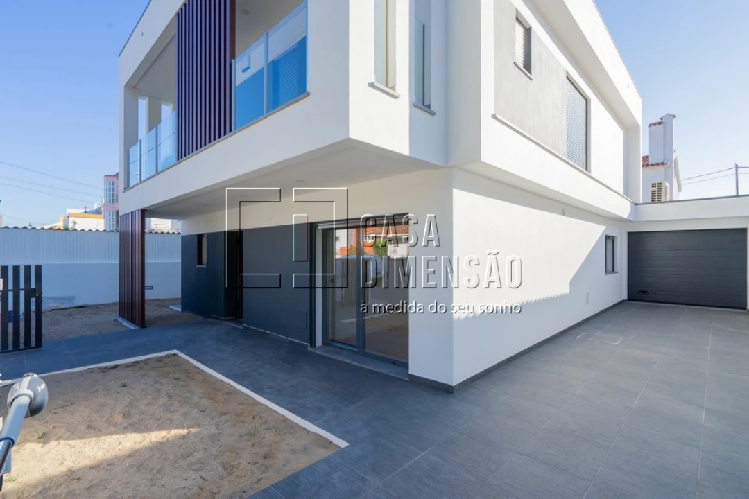 Moradia T4 para Venda em Charneca de Caparica e Sobreda Foto 47