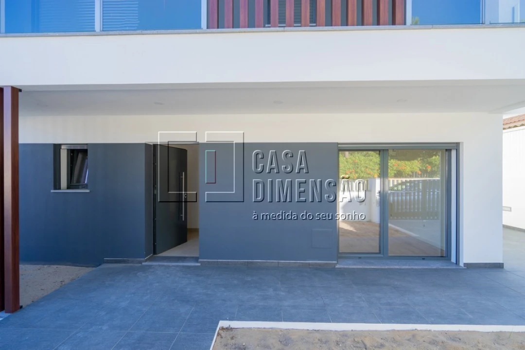 Moradia T4 para Venda em Charneca de Caparica e Sobreda Foto 48