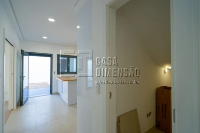 Moradia T4 para Venda em Charneca de Caparica e Sobreda