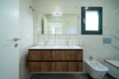 Moradia T4 para Venda em Charneca de Caparica e Sobreda