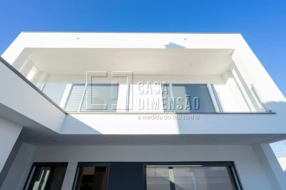 Moradia T4 para Venda em Charneca de Caparica e Sobreda