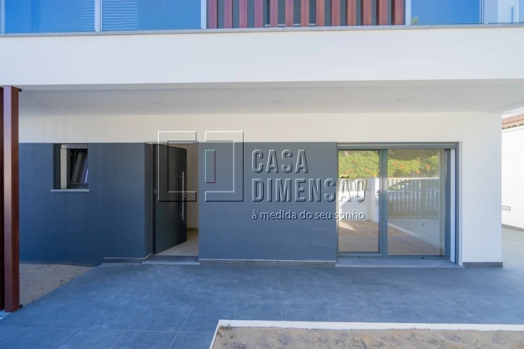 Moradia T4 para Venda em Charneca de Caparica e Sobreda Foto 48