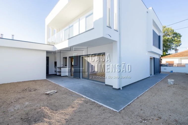 Moradia T4 para Venda em Charneca de Caparica e Sobreda Foto 53