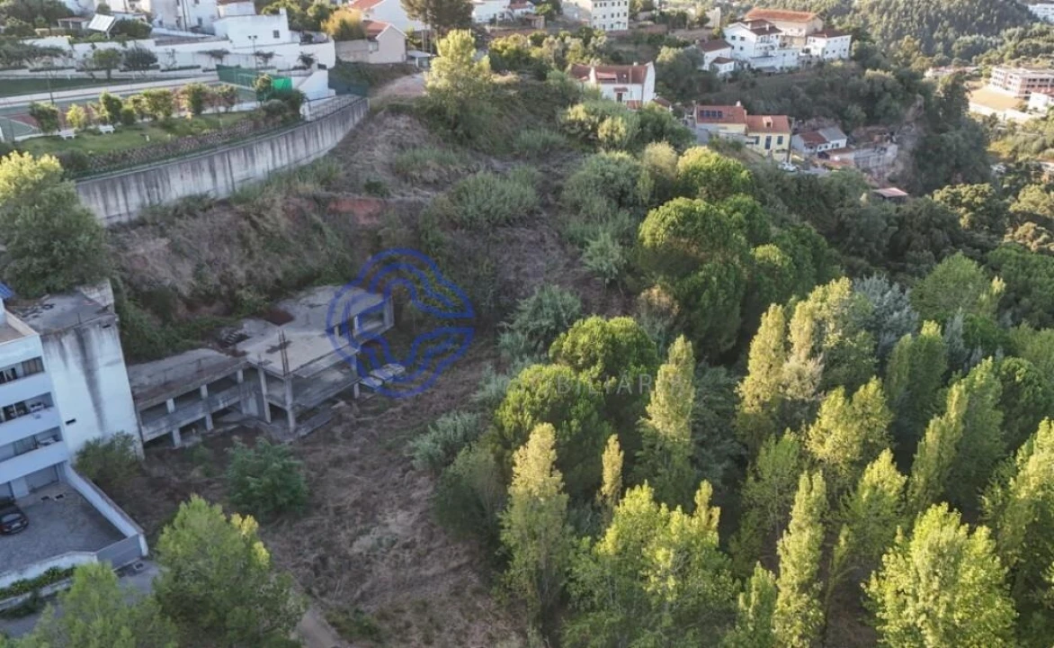 Terreno para Venda em Santo Antonio dos Olivais Foto 1