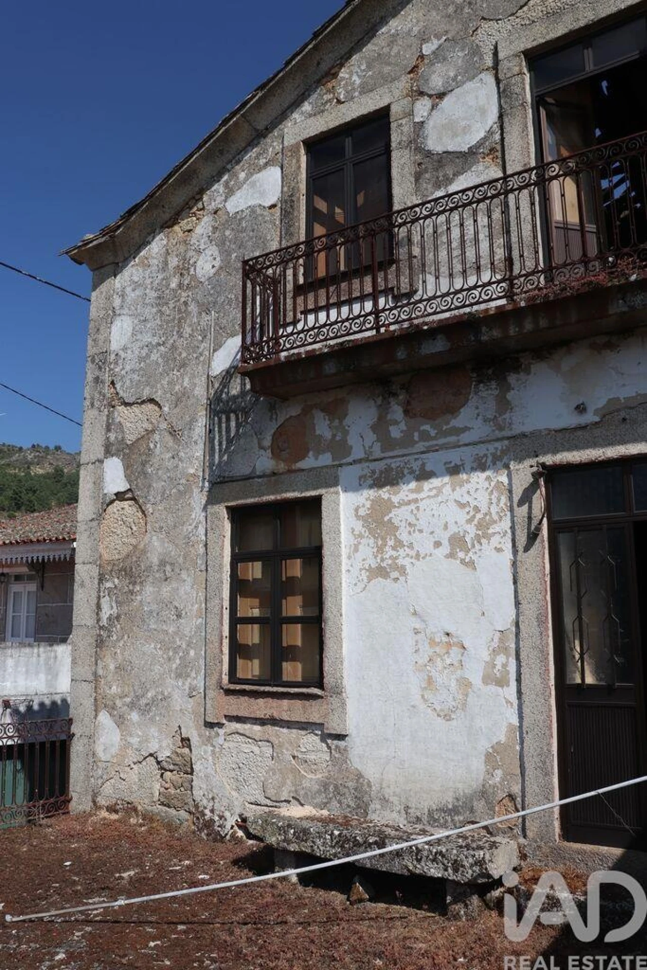 Prédio para Venda em Longa Foto 28