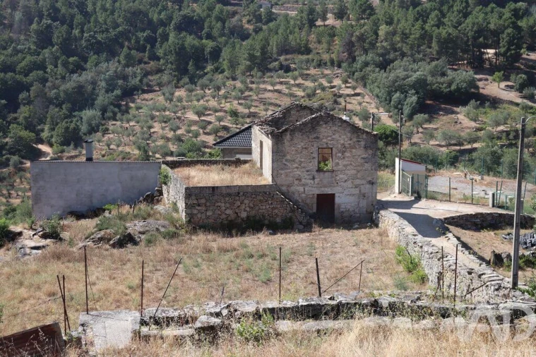Prédio para Venda em Longa Foto 25
