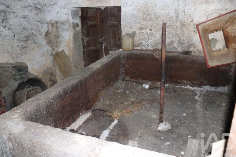 Prédio para Venda em Longa Foto 21