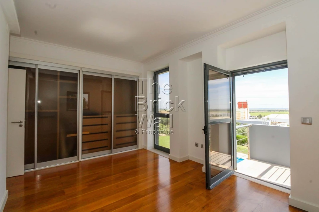 Moradia T3 para Venda em Alcoentre Foto 34